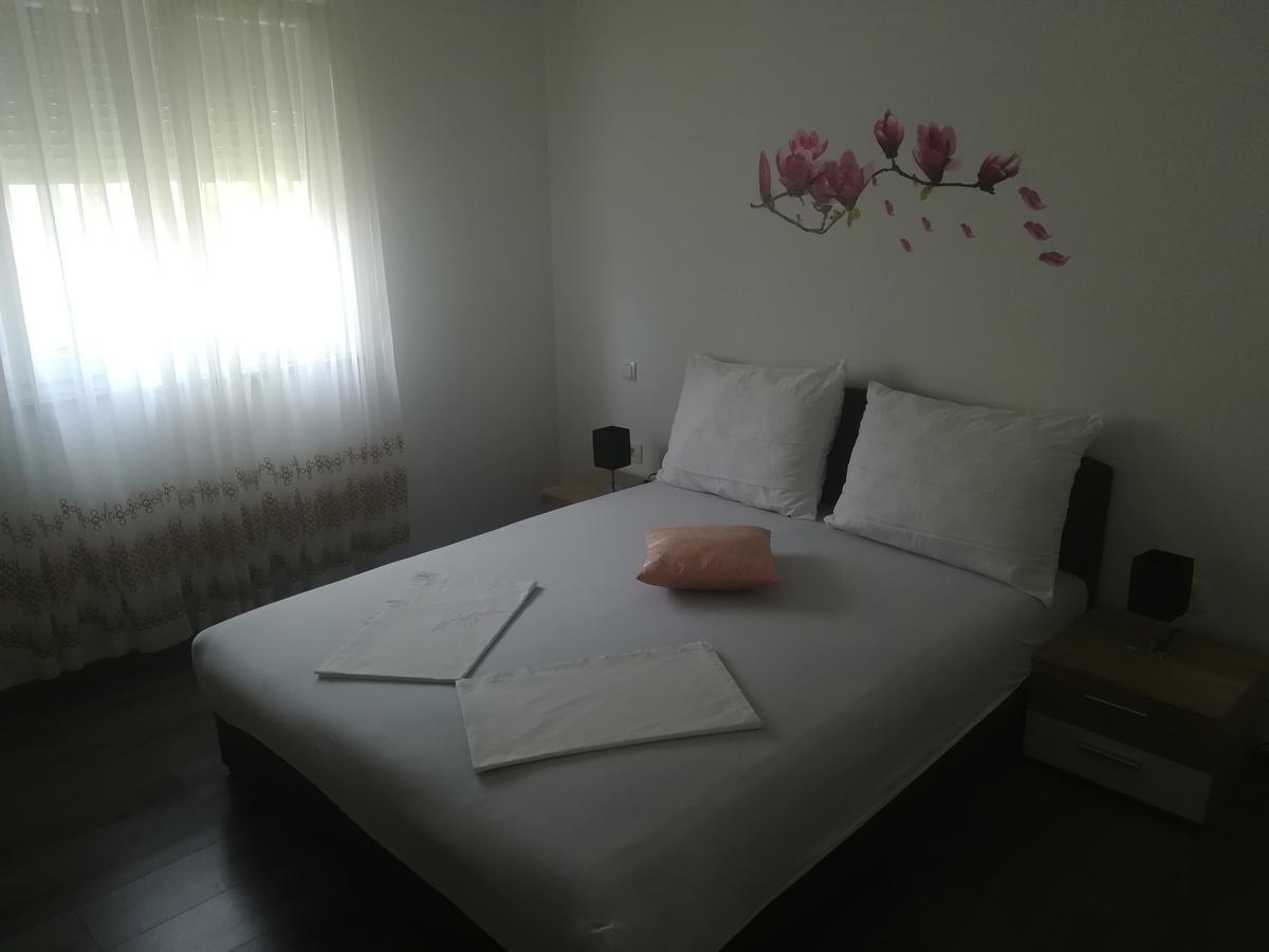 Ivka Apartment *